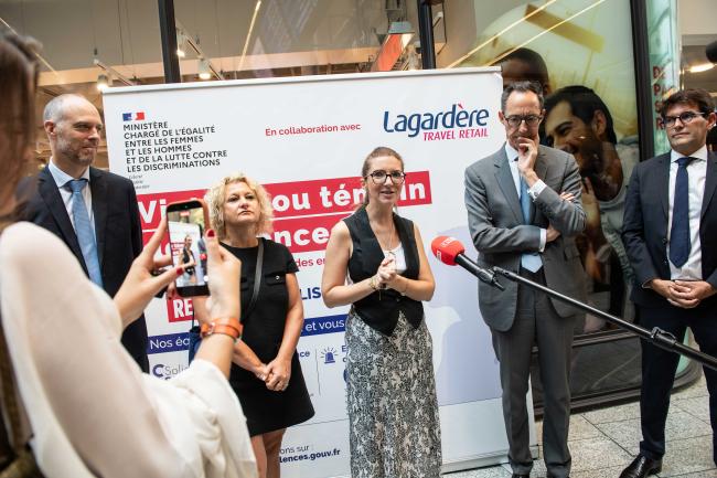 Photo de la campagne contre les violences faites aux femmes et enfants